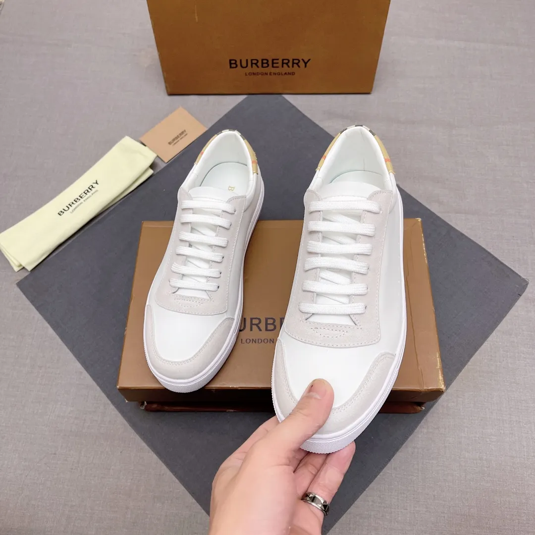 p380 【Burberry】Burberry’s new men’s casual shoes! Classic striped cloth paired with imported first-layer silk calfskin and high-mercerized nubuck leather. Real sheepskin lining is very comfortable. Original outsole. Two-color selection, details determine quality. Welcome to compare. Size: 38-44 No. 019